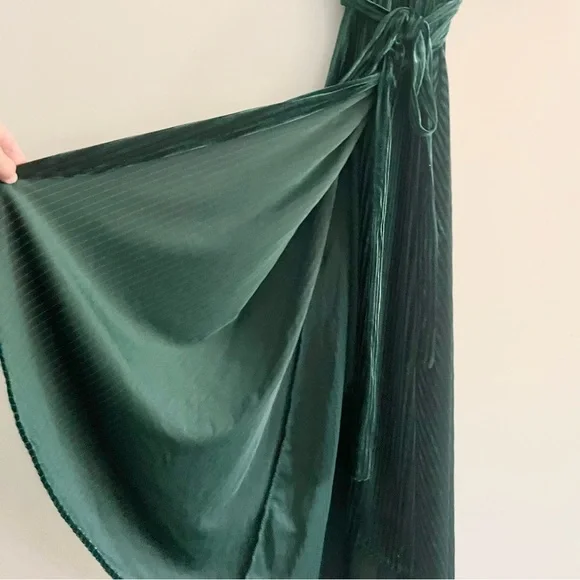 NWT Simplee Ribbed Green Velvet Wrap Maxi Dress w Flutter Sleeves Flowy Small - Picture 5 of 11